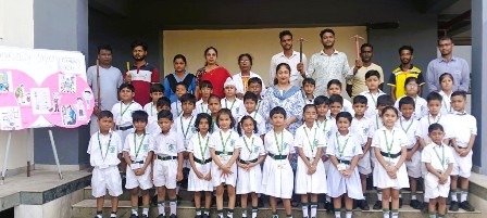 LET’S MEET OUR COMMUNITY HELPERS